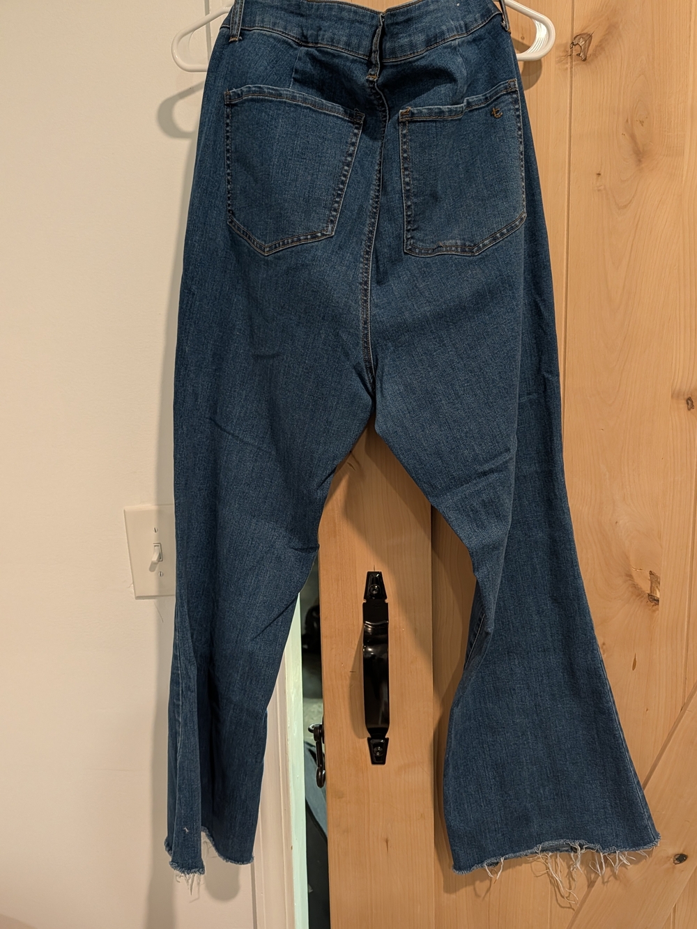 True Craft Mid-Rise Blue Vertical Front Seam Flare Jeans - Picture 4 of 4